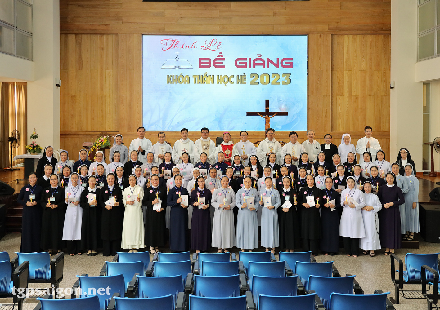 Liên Dòng nữ: Thánh lễ bế giảng khóa Thần học Hè 2023