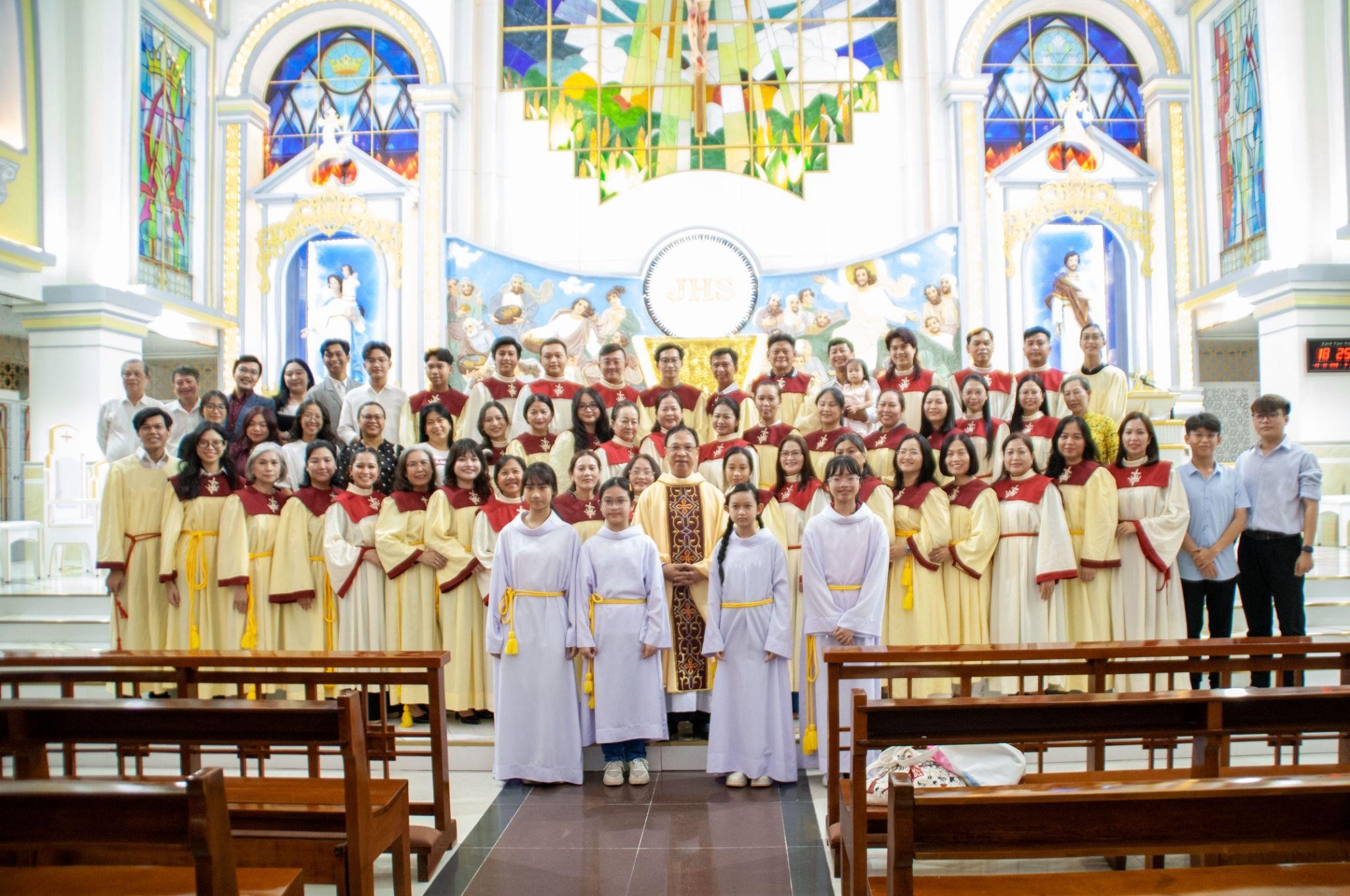 Giáo xứ Thăng Long: Thánh lễ mừng bổn mạng Ca đoàn Kitô Vua