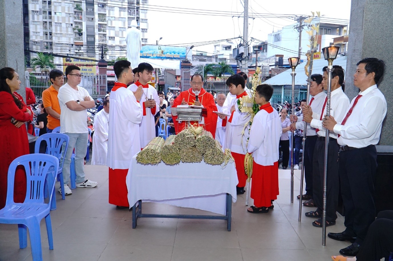 Giáo xứ Thạch Đà: Thánh lễ Lá, khai mạc Tuần Thánh 2026