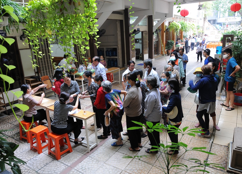 Giáo xứ Vườn Xoài: Phát quà Tết cho người nghèo 2021