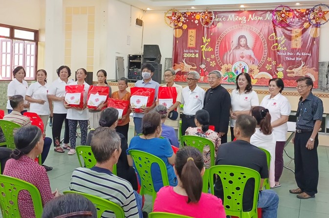 Giáo xứ Hà Nội: Xuân chia sẻ - Xuân yêu thương 2024