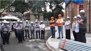 Ngày đầu tiên lắp dựng Giàn giáo 'Layher Allround của Đức' tại Nhà thờ Đức Bà Sài Gòn