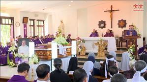 ĐGM Giuse Đỗ Mạnh Hùng giảng trong Lễ An táng Lm Phanxicô Xaviê Nguyễn Hữu Tấn