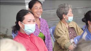 Caritas Gx. Bình Chiểu trao quà Tết cho các bệnh nhân và gia đình có hoàn cảnh khó khăn